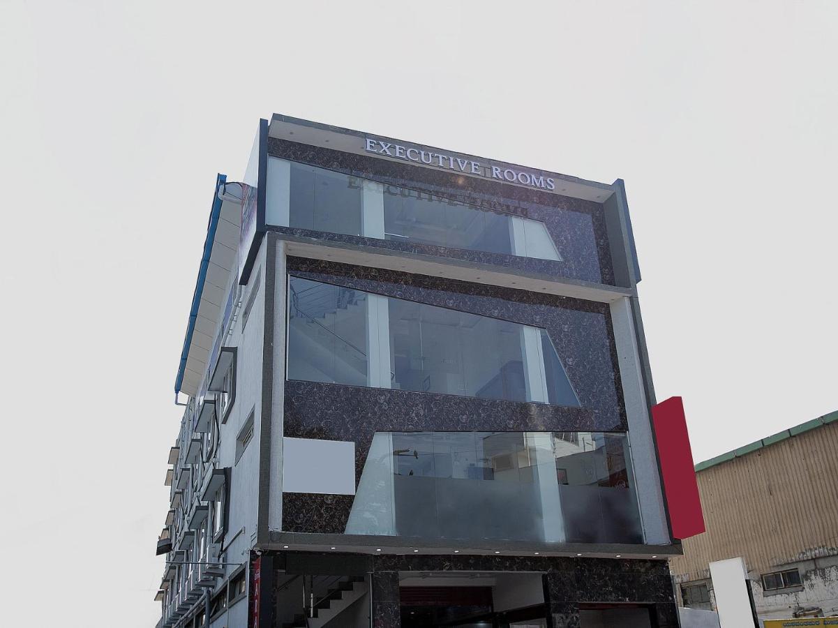 Oyo11097阿拉伯大酒店 班加罗尔 外观 照片