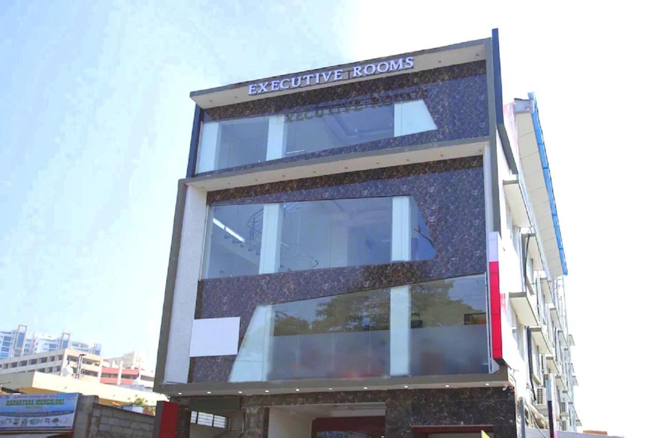 Oyo11097阿拉伯大酒店 班加罗尔 外观 照片